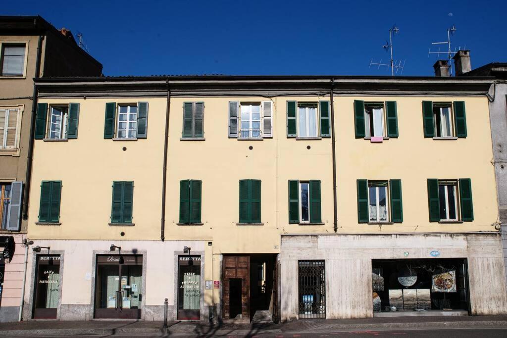 Be Happy - The House Of Travelers Apartment Como Luaran gambar